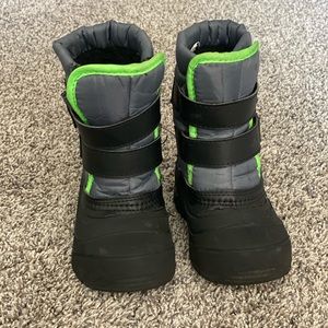 Wonder Nation Snow boots, size 8 children’s.